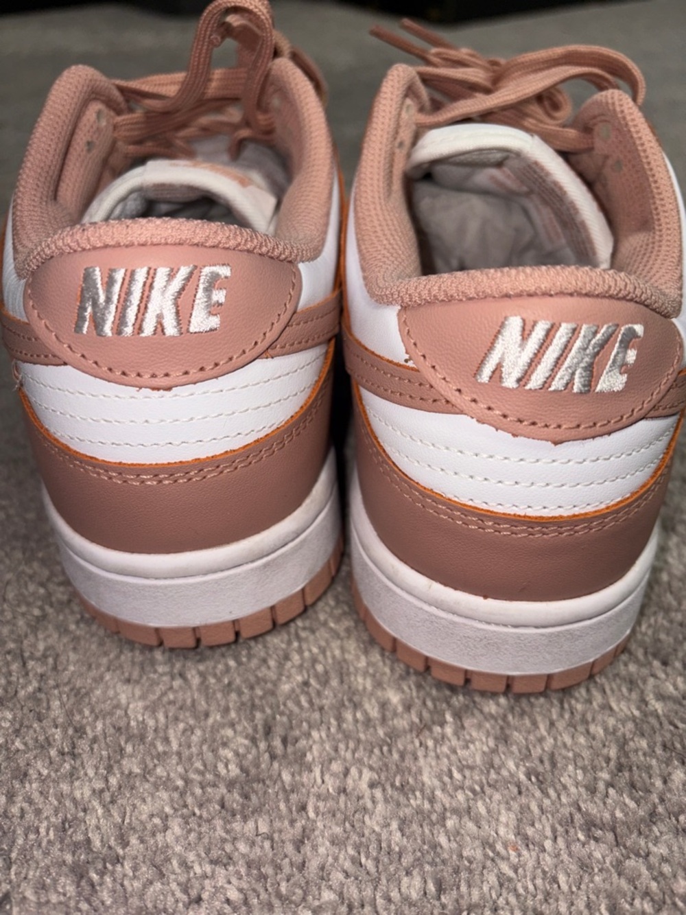 Nike Dunks Low - Picture 4 of 5